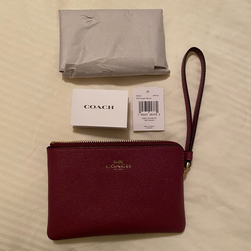 Coach IM/Vintage Mauve Wrist Purse 🥰🌷